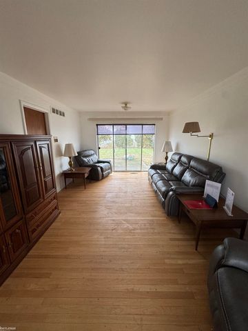 29134 Bonnie Drive, Warren, MI 48093