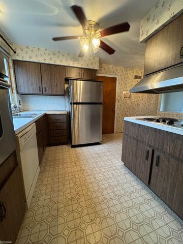 29134 Bonnie Drive, Warren, MI 48093