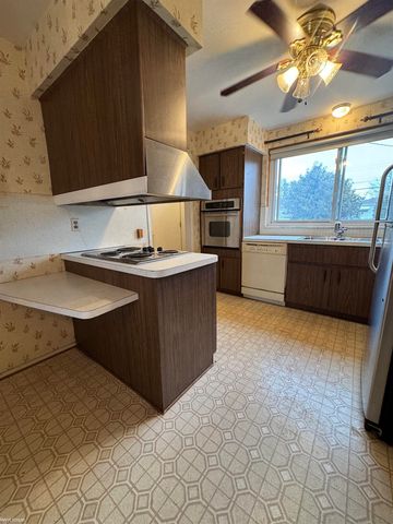 29134 Bonnie Drive, Warren, MI 48093