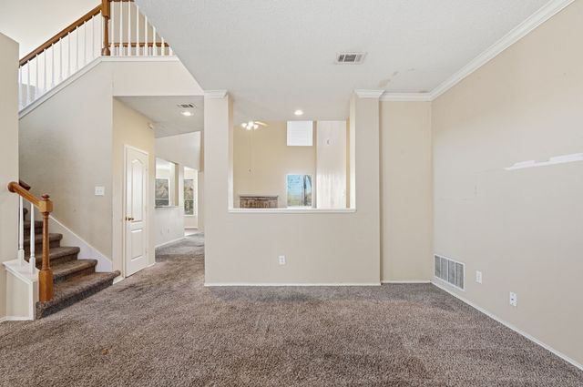 5601 Greenwich Drive, Arlington, TX 76018