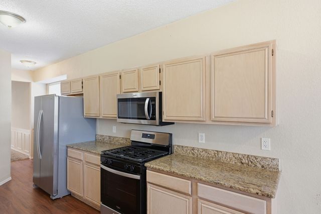 5601 Greenwich Drive, Arlington, TX 76018