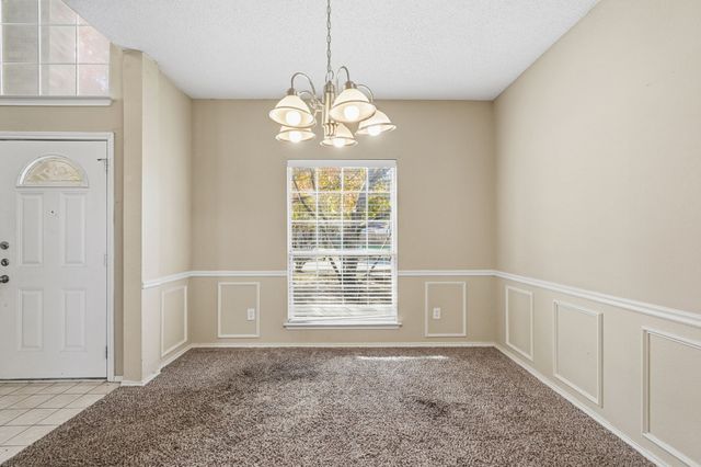 5601 Greenwich Drive, Arlington, TX 76018