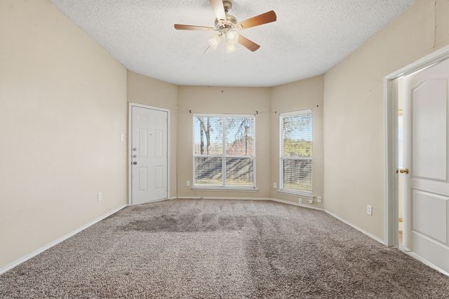 5601 Greenwich Drive, Arlington, TX 76018