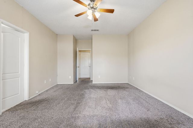 5601 Greenwich Drive, Arlington, TX 76018