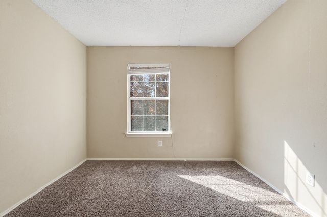 5601 Greenwich Drive, Arlington, TX 76018