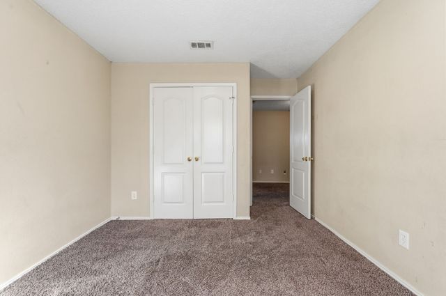 5601 Greenwich Drive, Arlington, TX 76018