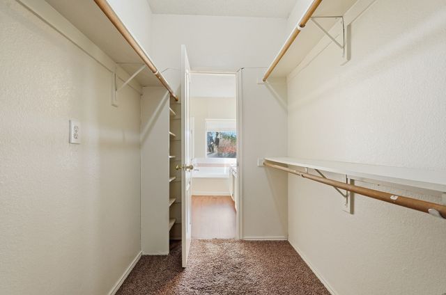 5601 Greenwich Drive, Arlington, TX 76018