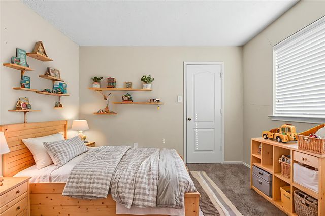 5601 Greenwich Drive, Arlington, TX 76018