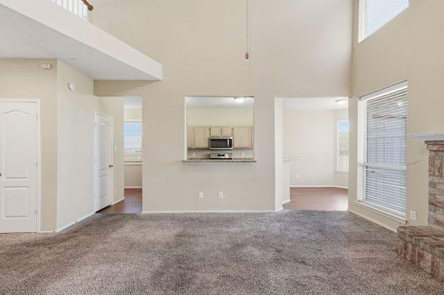 5601 Greenwich Drive, Arlington, TX 76018