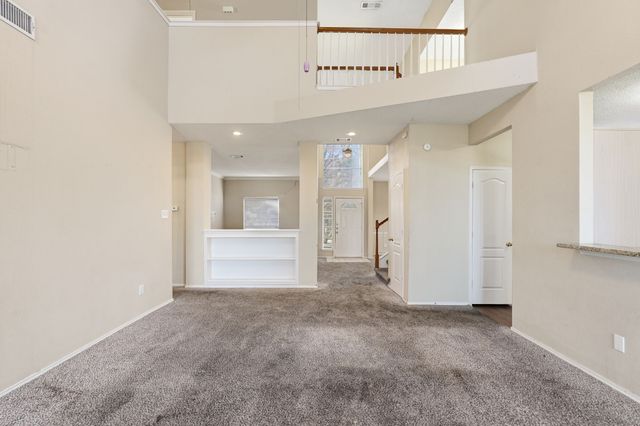 5601 Greenwich Drive, Arlington, TX 76018