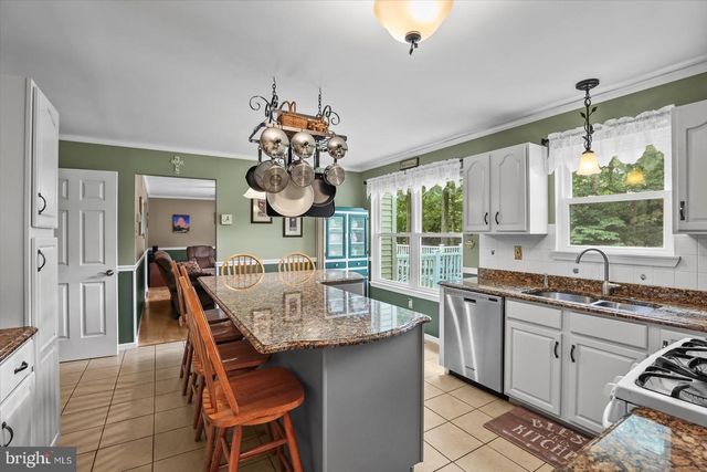 127 HERSHEY CIR, Stewartstown, PA 17363