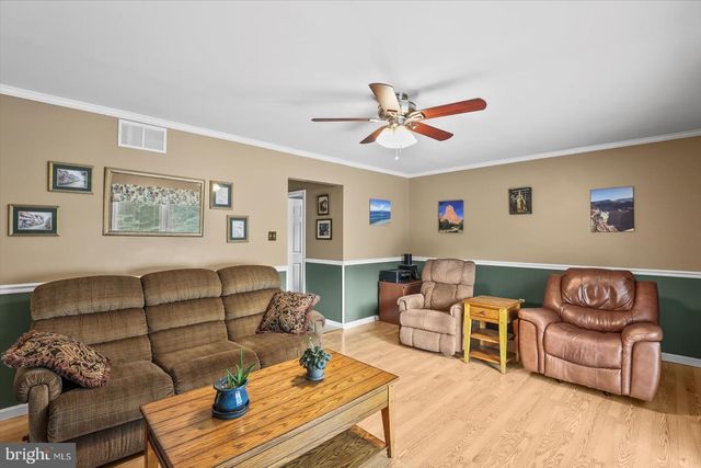 127 HERSHEY CIR, Stewartstown, PA 17363