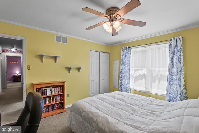 127 HERSHEY CIR, Stewartstown, PA 17363