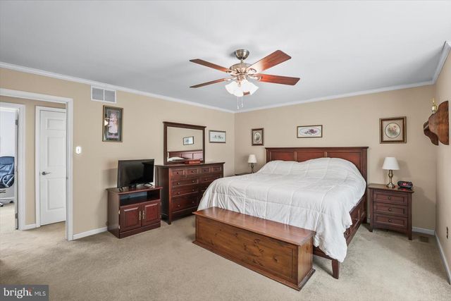 127 HERSHEY CIR, Stewartstown, PA 17363