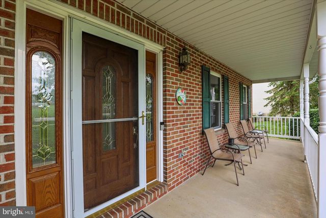 127 HERSHEY CIR, Stewartstown, PA 17363