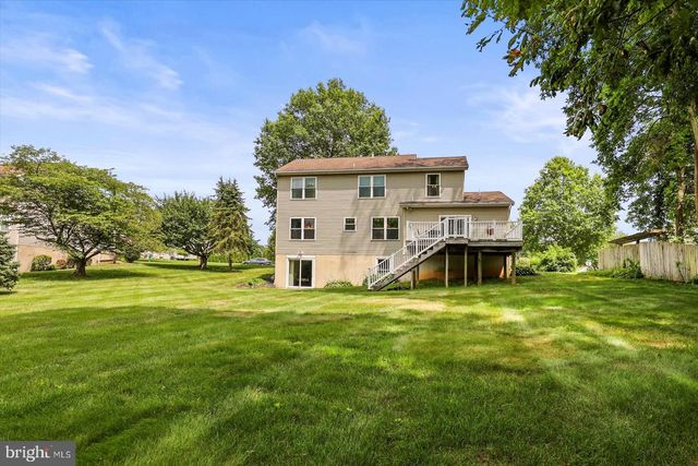 127 HERSHEY CIR, Stewartstown, PA 17363