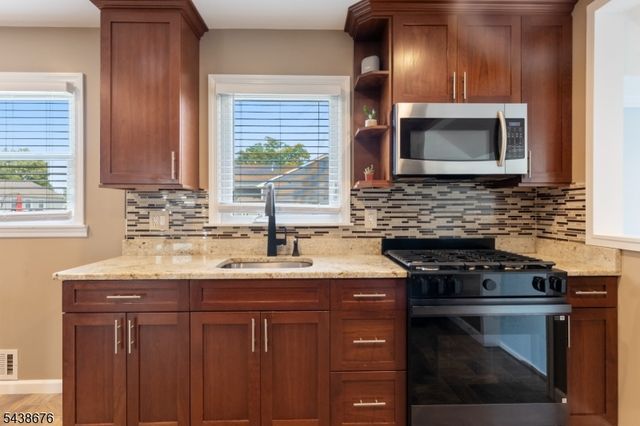 57 Desna St, Piscataway Twp., NJ 08854