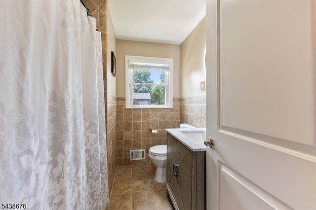 57 Desna St, Piscataway Twp., NJ 08854