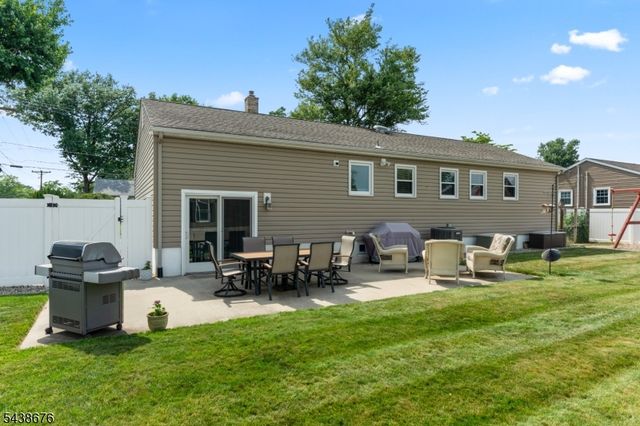 57 Desna St, Piscataway Twp., NJ 08854