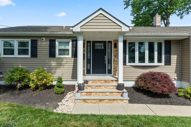 57 Desna St, Piscataway Twp., NJ 08854