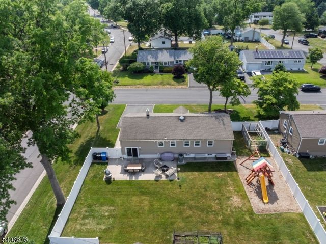 57 Desna St, Piscataway Twp., NJ 08854