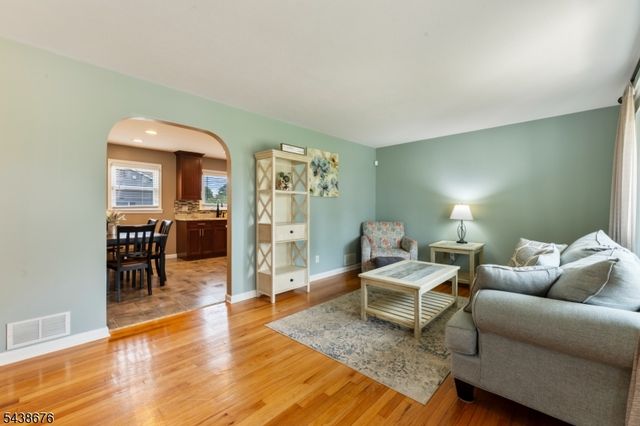 57 Desna St, Piscataway Twp., NJ 08854