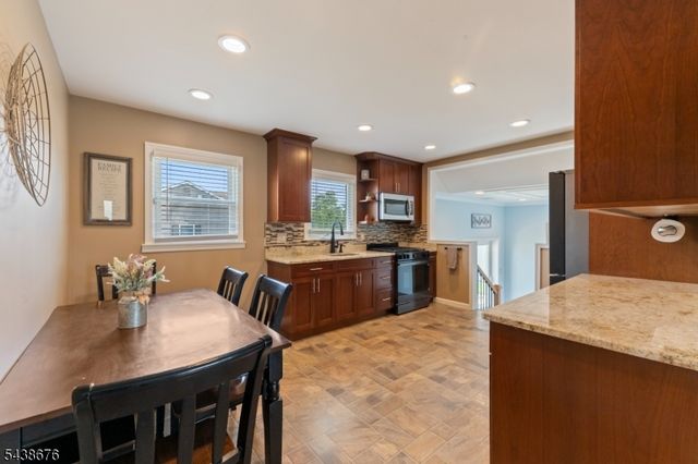 57 Desna St, Piscataway Twp., NJ 08854