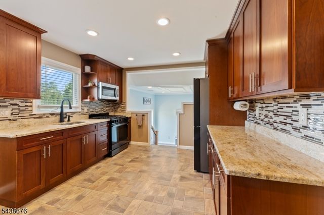 57 Desna St, Piscataway Twp., NJ 08854