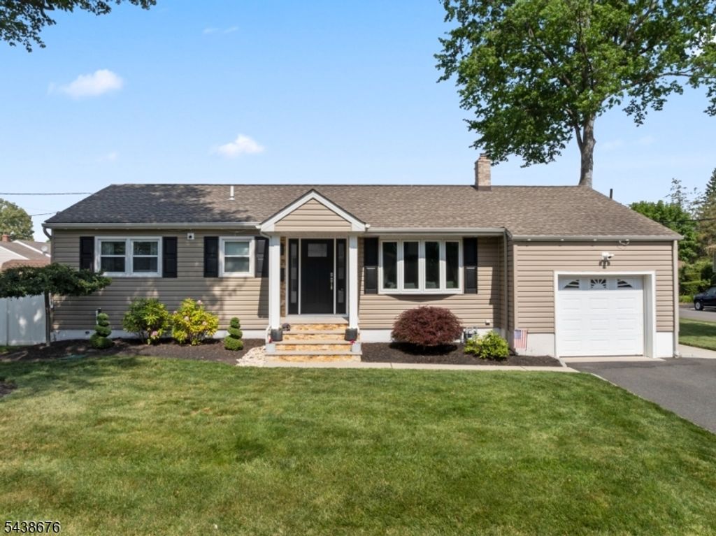57 Desna St, Piscataway Twp., NJ 08854