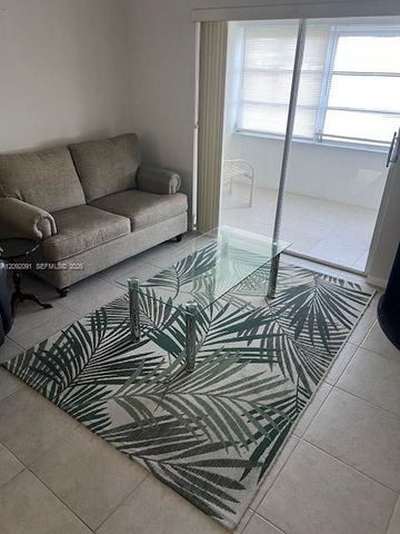 1116 Lake Terrace 205, Boynton Beach, FL 33426
