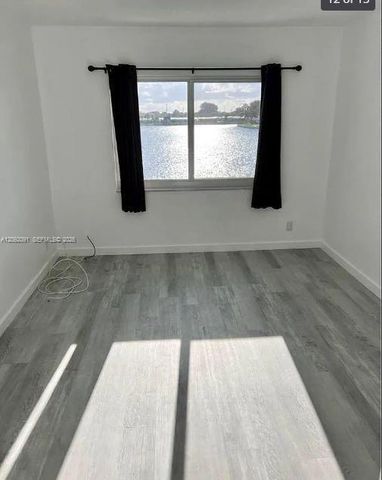 1116 Lake Terrace 205, Boynton Beach, FL 33426