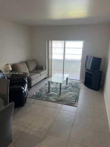 1116 Lake Terrace 205, Boynton Beach, FL 33426