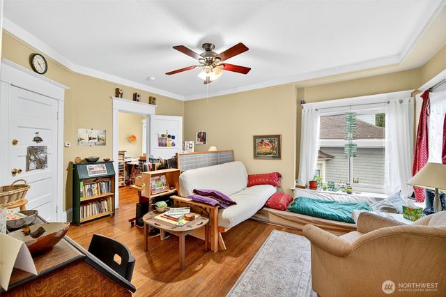 132 30th Avenue, Seattle, WA 98122