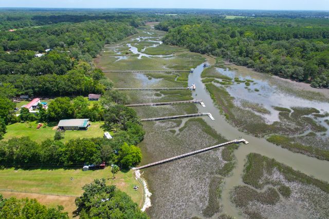 2039 Bentz Road, Wadmalaw Island, SC 29487