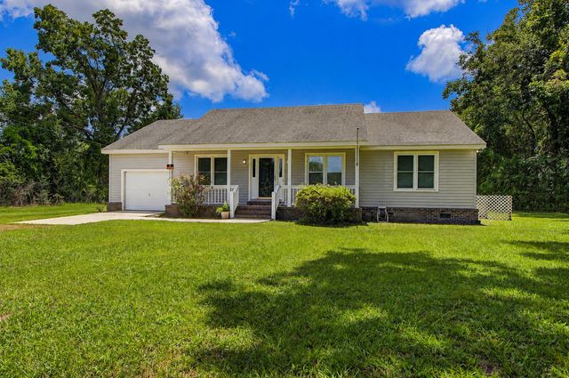 2039 Bentz Road, Wadmalaw Island, SC 29487
