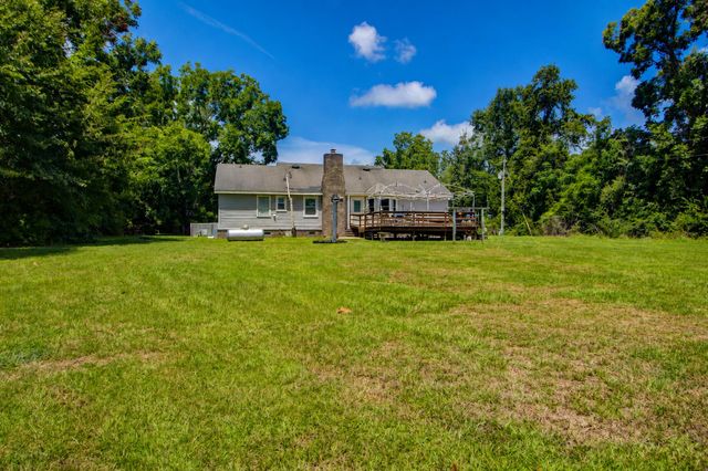 2039 Bentz Road, Wadmalaw Island, SC 29487