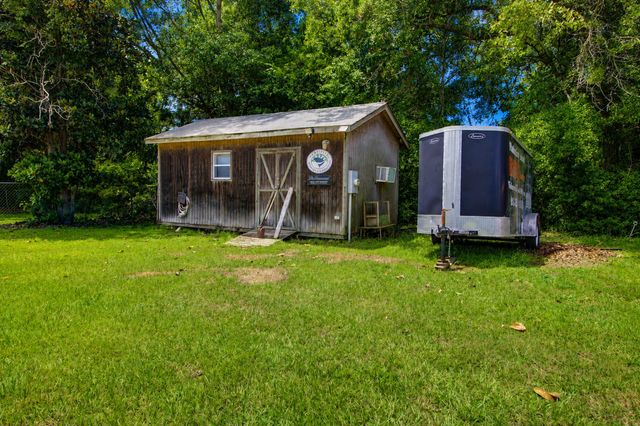 2039 Bentz Road, Wadmalaw Island, SC 29487