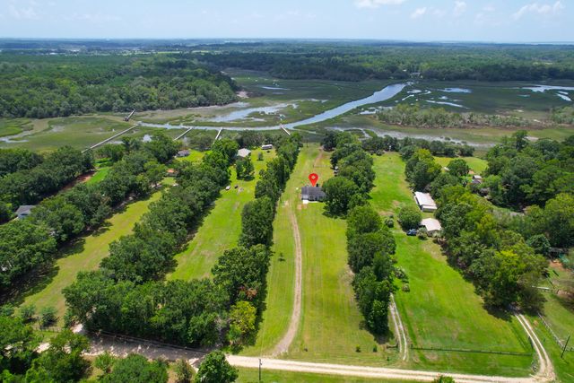 2039 Bentz Road, Wadmalaw Island, SC 29487