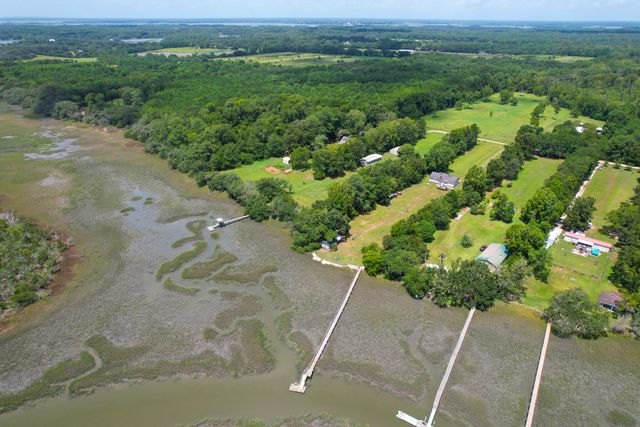 2039 Bentz Road, Wadmalaw Island, SC 29487