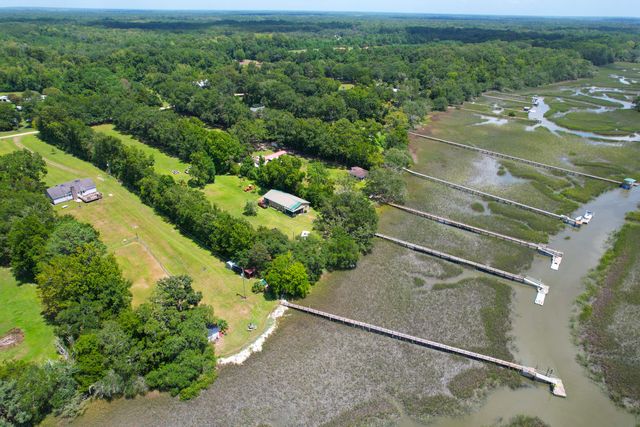 2039 Bentz Road, Wadmalaw Island, SC 29487
