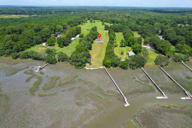 2039 Bentz Road, Wadmalaw Island, SC 29487