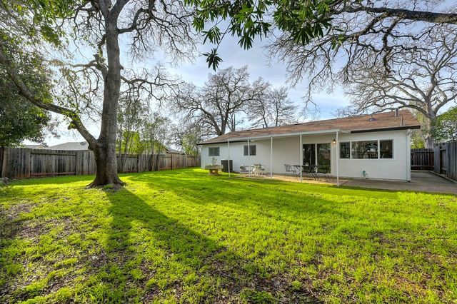 9757 Beachwood Dr, Orangevale, CA 95662