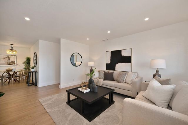 9757 Beachwood Dr, Orangevale, CA 95662