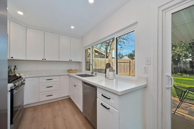 9757 Beachwood Dr, Orangevale, CA 95662