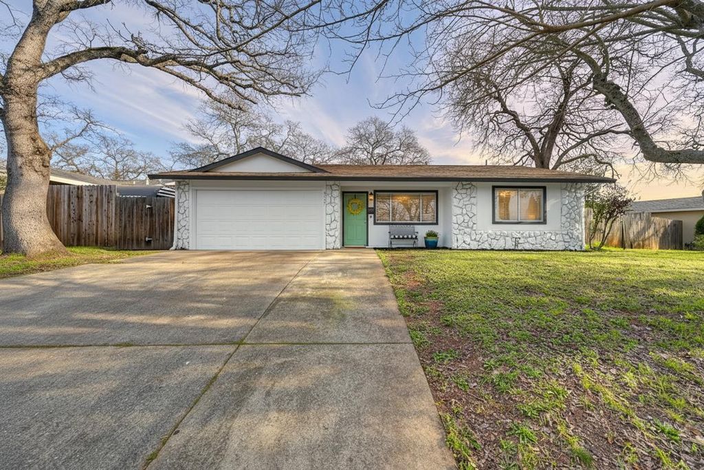 9757 Beachwood Dr, Orangevale, CA 95662