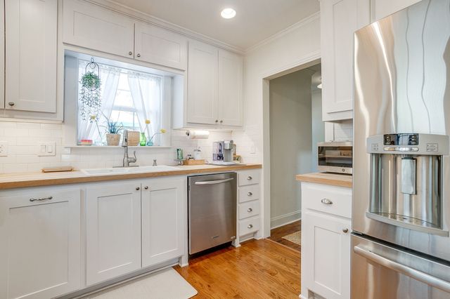 4924 Calmont Avenue, Fort Worth, TX 76107