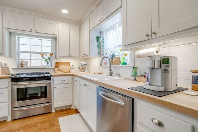 4924 Calmont Avenue, Fort Worth, TX 76107