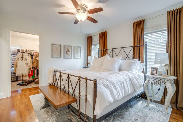 4924 Calmont Avenue, Fort Worth, TX 76107