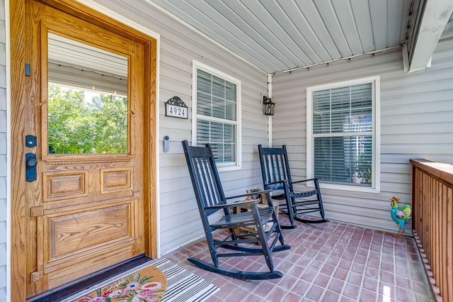 4924 Calmont Avenue, Fort Worth, TX 76107