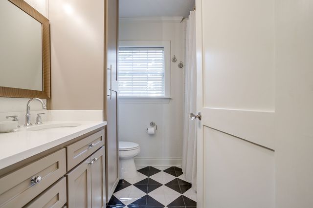 4924 Calmont Avenue, Fort Worth, TX 76107